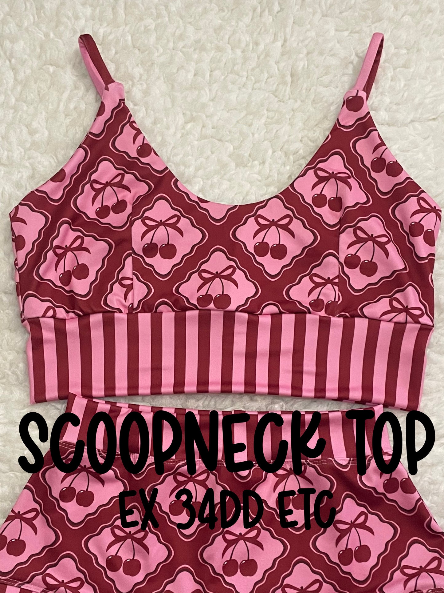 SCOOPNECK TOP